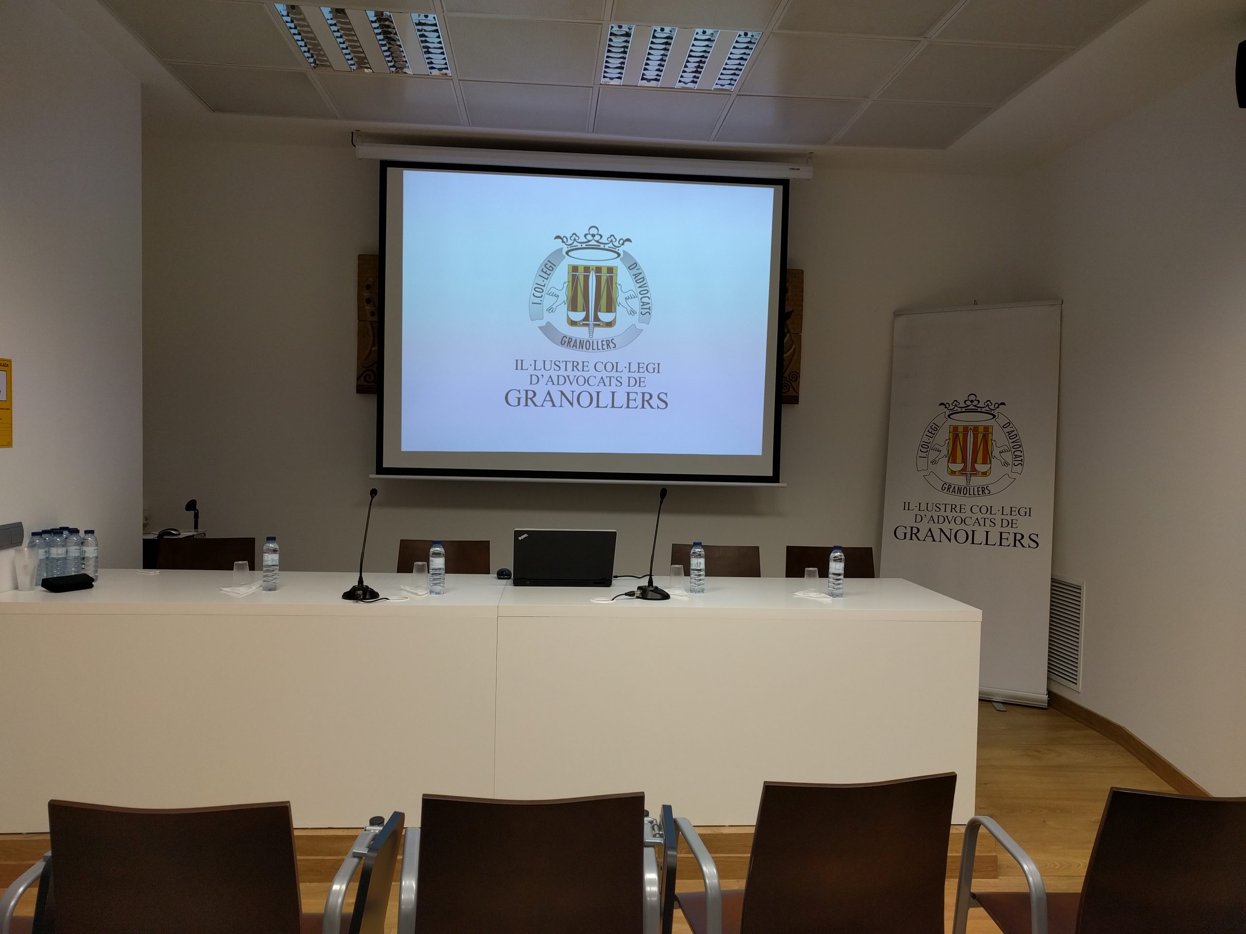 Sala de formació equipada